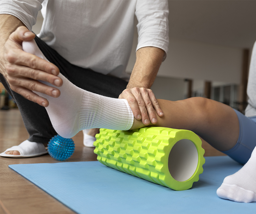 hero_0001_paciente-haciendo-rehabilitacion-fisica-ayudado-por-terapeutas (2) hero_0001_paciente-haciendo-rehabilitacion-fisica-ayudado-por-terapeutas (2)